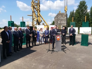 Zdjęcie: Minister Edukacji i Nauki na placu budowy w ZST w Kole!