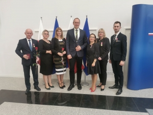 Zdjęcie: Odznaczeni Złotym Medalem Prezydenta RP za Długoletnią Służbę