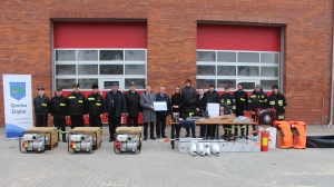 Zdjęcie: Kolejny sprzęt trafił w ręce strażaków z jednostek OSP z terenu Gminy Dąbie