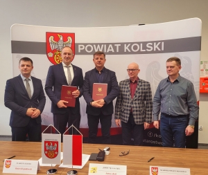 Zdjęcie: Podpisanie umowy na termomodernizację budynku ZSE-A w Kole