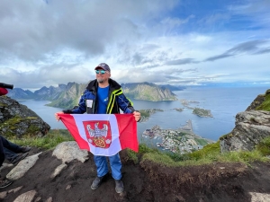 Zdjęcie: W 10. rocznicę powrotu do żeglowania po utracie wzroku odbył rejs aż do bram Afryki.